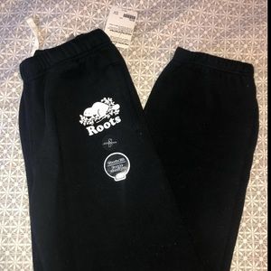 Small Classic Fit Black Roots Sweatpants